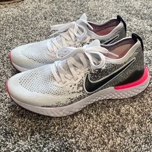 Nike Epic React FlyKnit 2